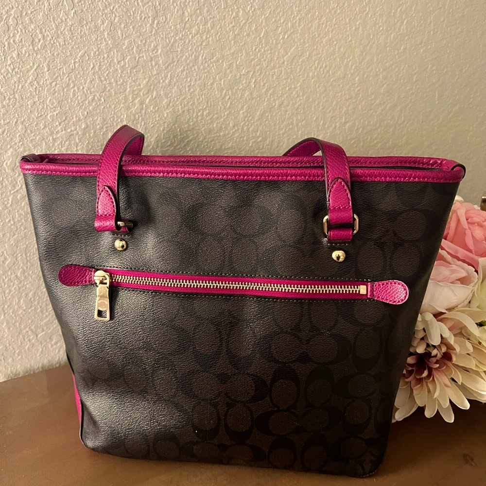 Coach Gallery Tote w/ COA - Picture 7 of 16